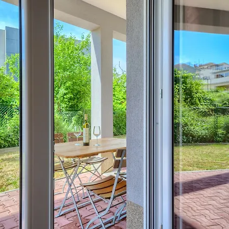 Cozy New With Private Pool Διαμέρισμα Ποντστράνα