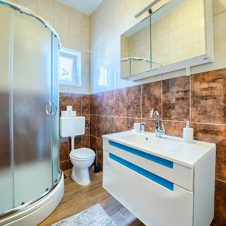 Διαμέρισμα Cozy New With Private Pool Ποντστράνα