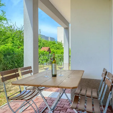 Cozy New With Private Pool Ποντστράνα