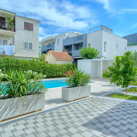 Διαμέρισμα Cozy New With Private Pool *
