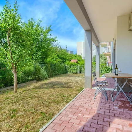 Cozy New With Private Pool Διαμέρισμα