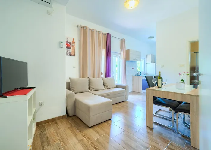 Apartment Cozy New With Private Pool *