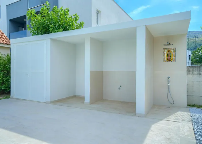 Cozy New With Private Pool *