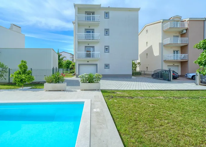 Apartment Cozy New With Private Pool *