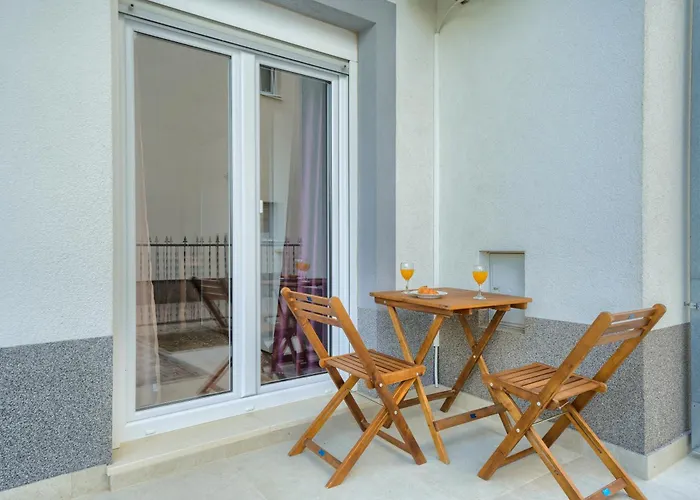 Cozy New With Private Pool *