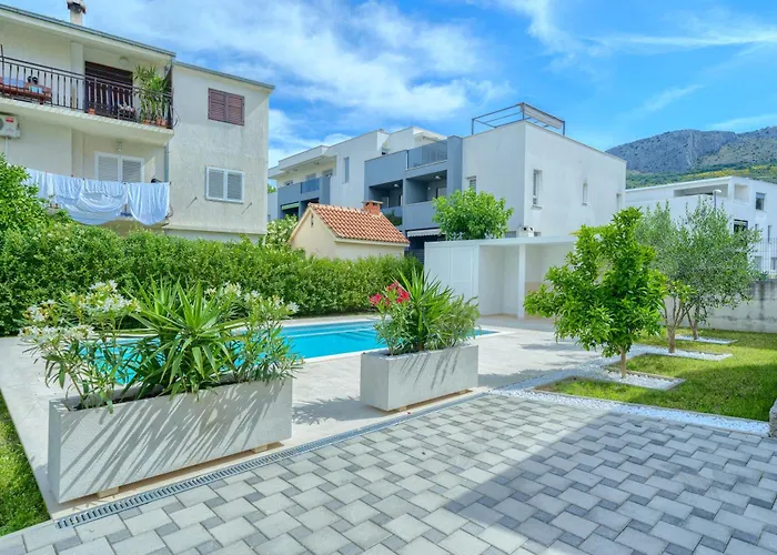 Apartment Cozy New With Private Pool *